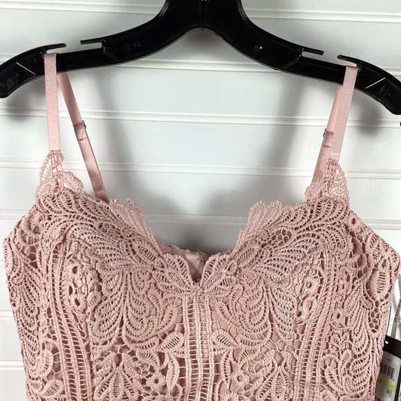 GUESS   NWT Textured Knit Slipdress  with lace Tgread detail Midi Dress Size 4 - Picture 7 of 14